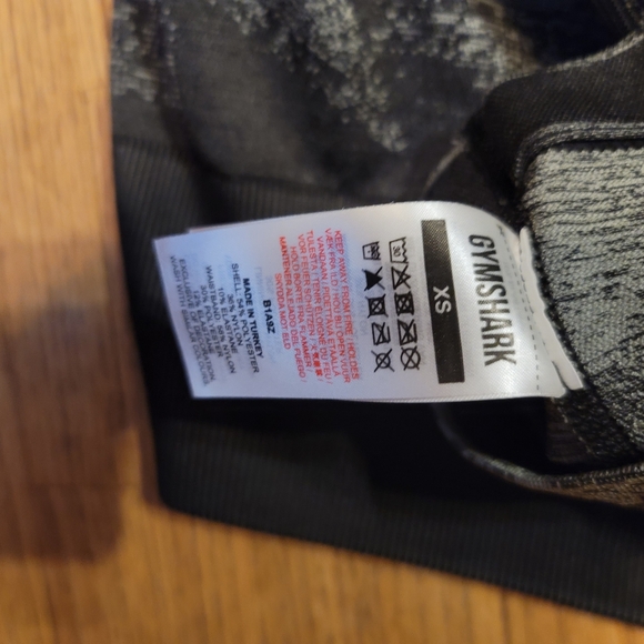 Gymshark Seamless black & grey workout shorts - Picture 4 of 4